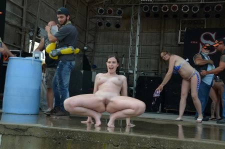Erotic naked performance