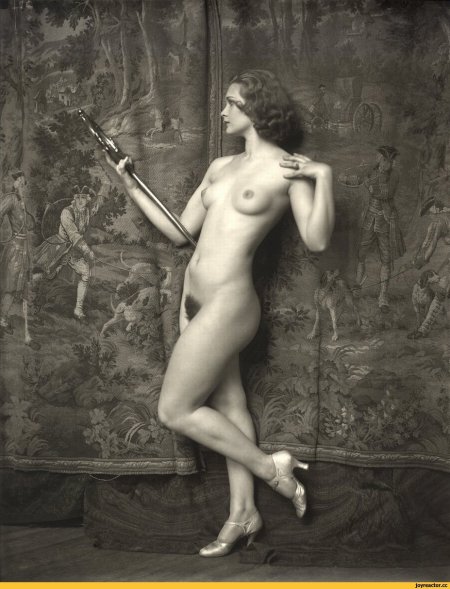 Naked women in the past