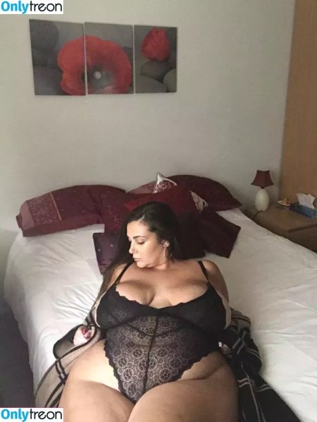 Giada 38j bbw spread her legs