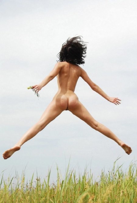 Naked women in flight
