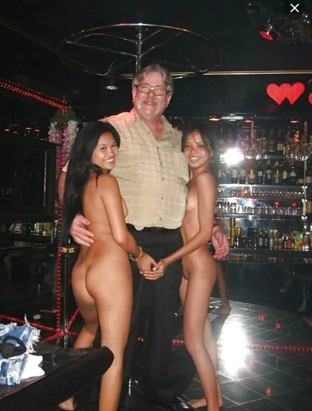 Thai girls in Pattaya bars nud
