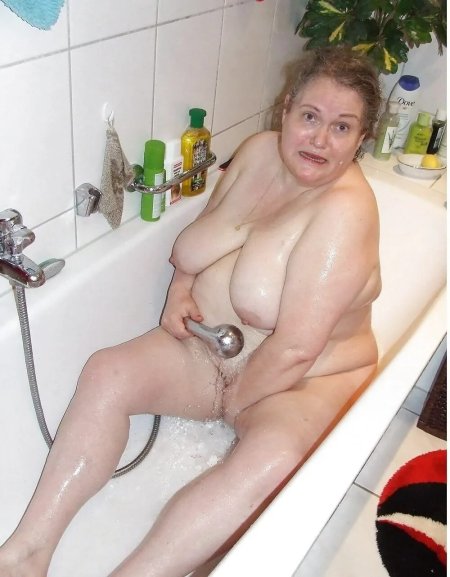 Naked fat old women in bathroom