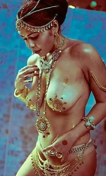 Naked Indian women in jewelry
