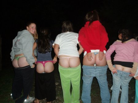 Drunk girls show butts