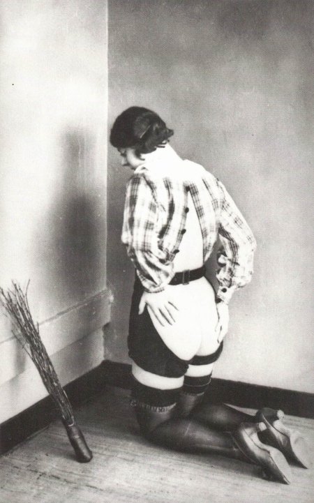 Retro Spanking schoolgirls