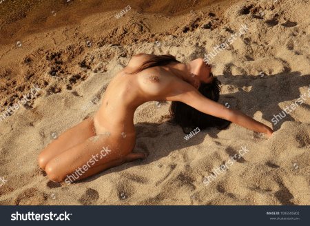 Grlve Girls in the sand