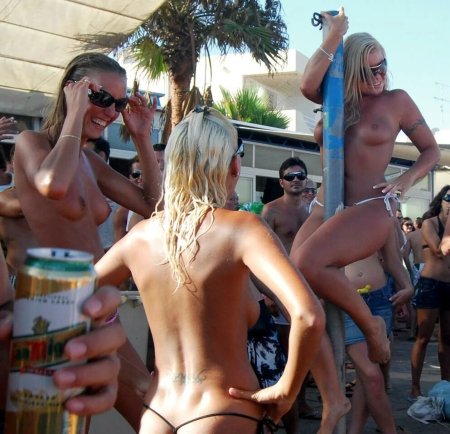 Topless girls in Ibiza