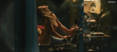 Voyeurs movie 2021 Sydney Sweeney naked