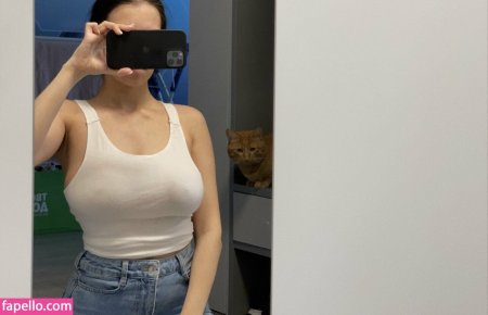 Flinnywinny Kamilla Karieva sleeve