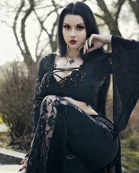 Contesa Cneajna plum