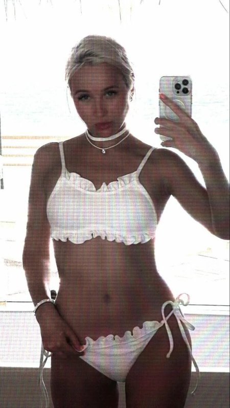 Klava Koka in Lingerie