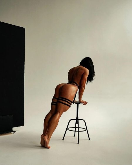 Daria Shuer Pluzhnikova plum