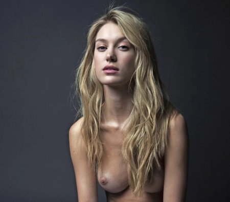 Caroline de Souza Correa naked