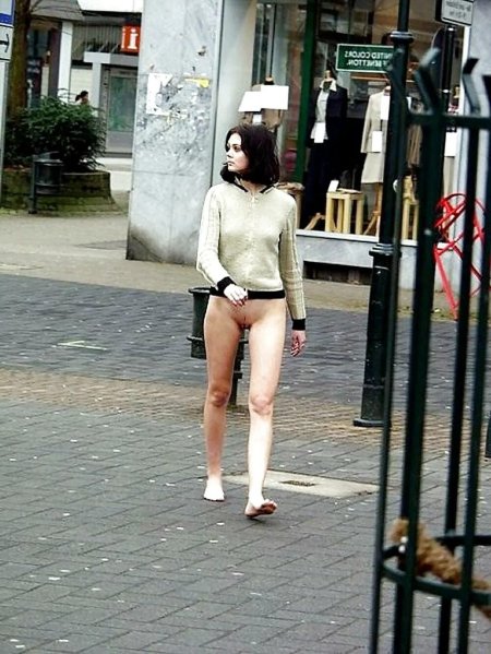 Girls without a bottom on the street