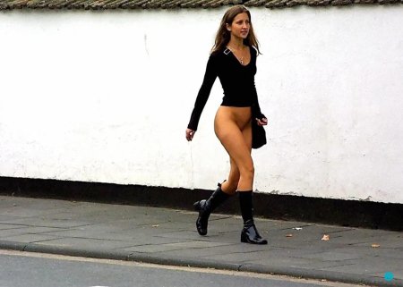 Bottomless girls and guys