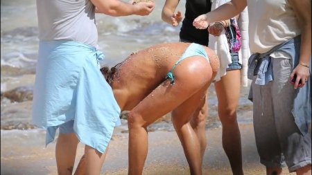 Irina Shayk naked ass