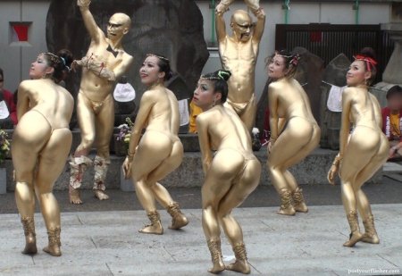 Naked Chinese dancers