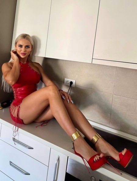 Vanja Komatina offers