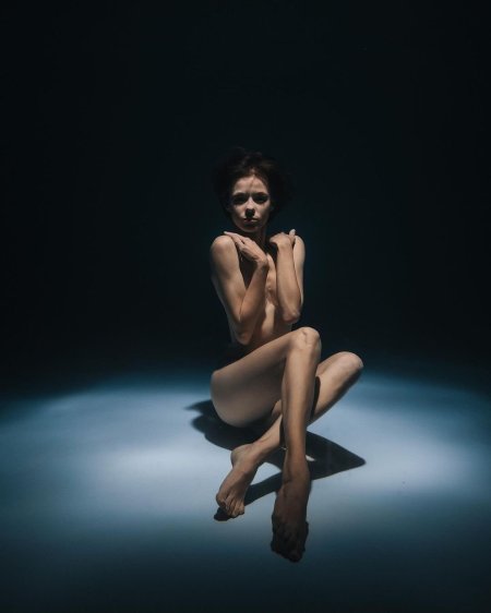 Actress Katerina Spitz naked