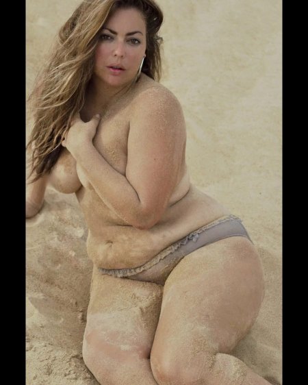 Fluvia Lacerda Plus Size