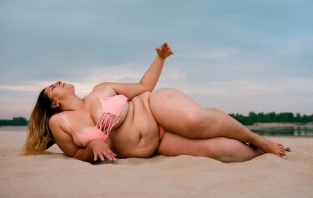 Naked plus size in nature