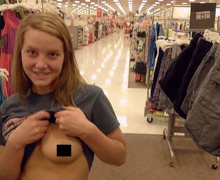 Flashing naked Russian women photos