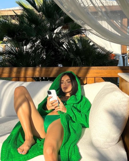 Dina Saeva plums 2022