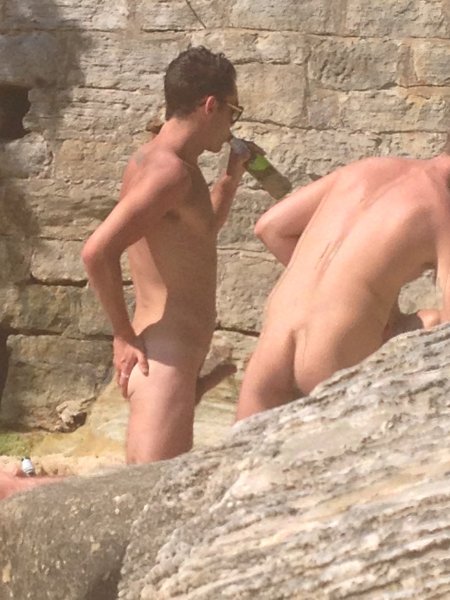 Naked guys hidden camera