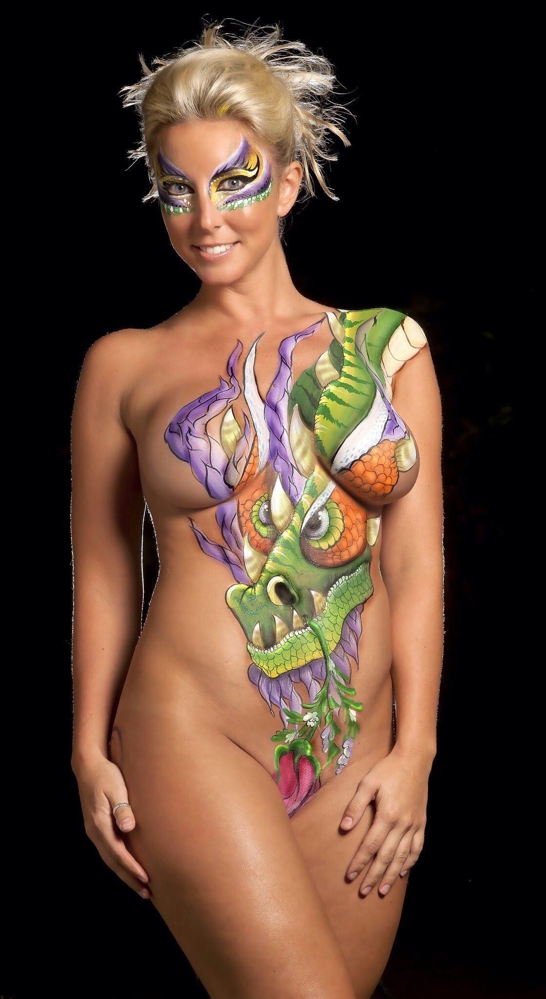 body of girls Drawing on the body of girls Body art on big tits Painted f.....