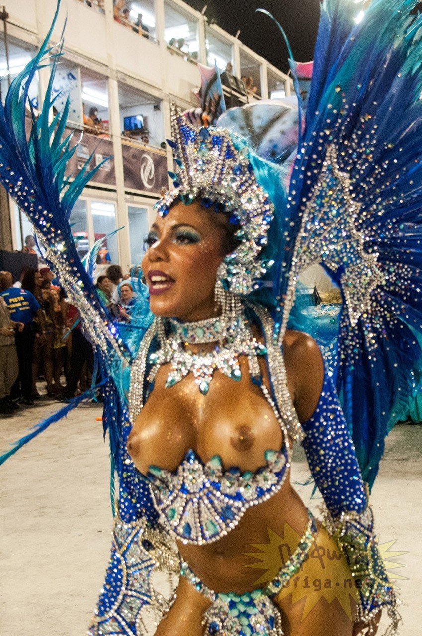 Big boobs on the carnival