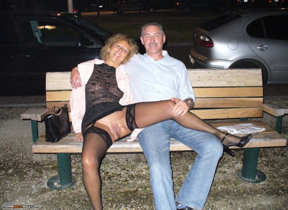 Upskirt mature masturbation