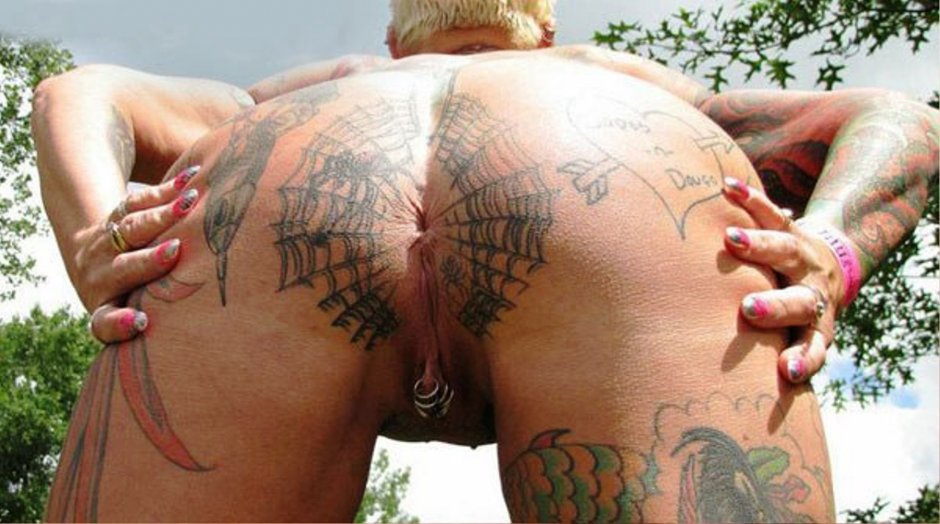 Intimate tattoos on the anus