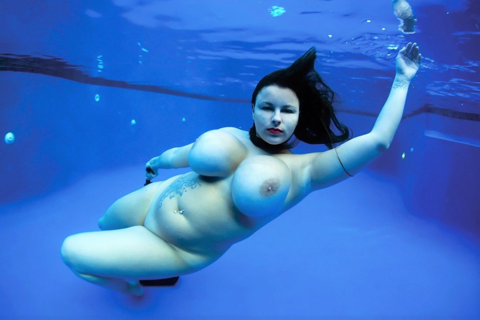Girls swim naked