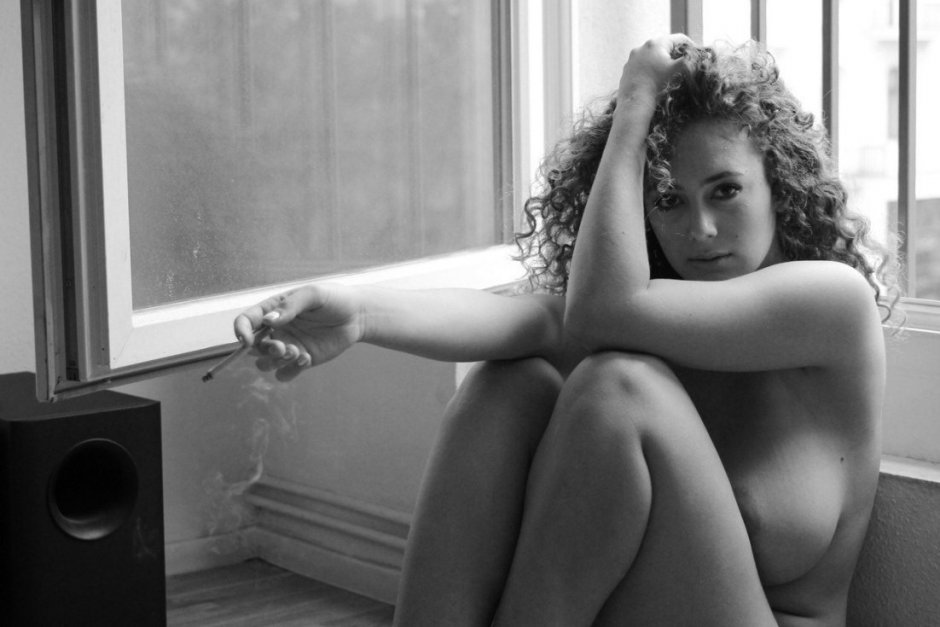 Leila Lovfira is naked