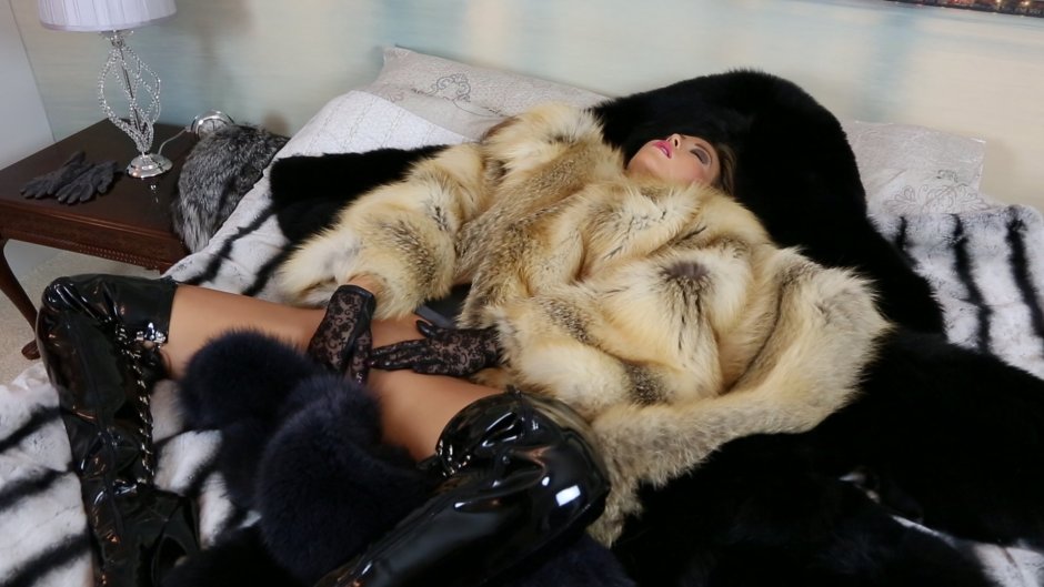 Fur fetish lesbian in fur coats