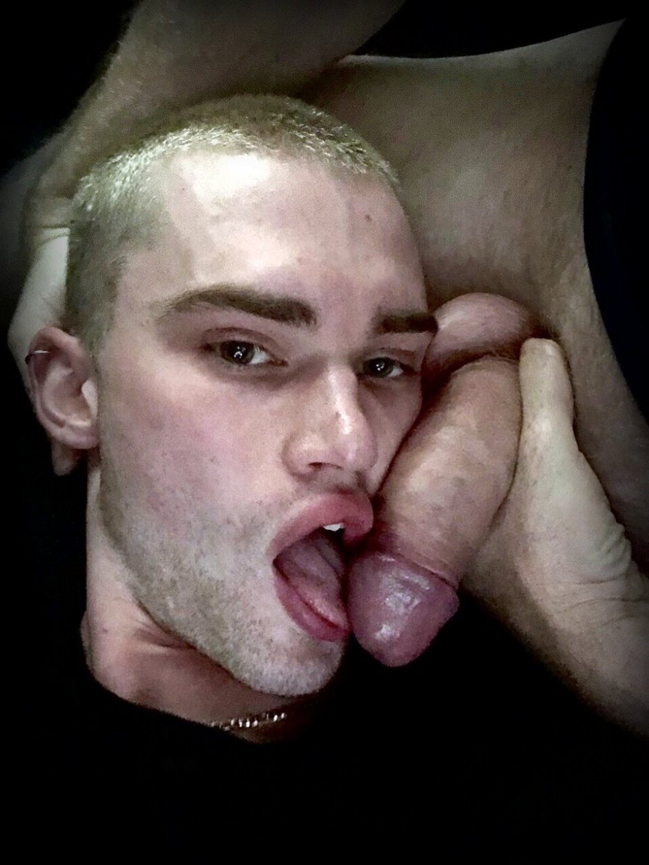 Kirill Voronin homosexual