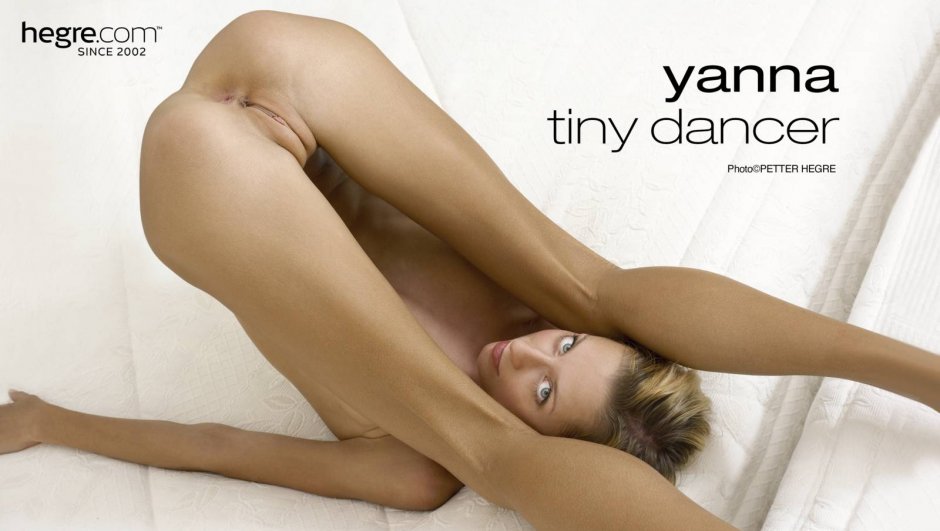 Flora Hegre shows the vagina anal