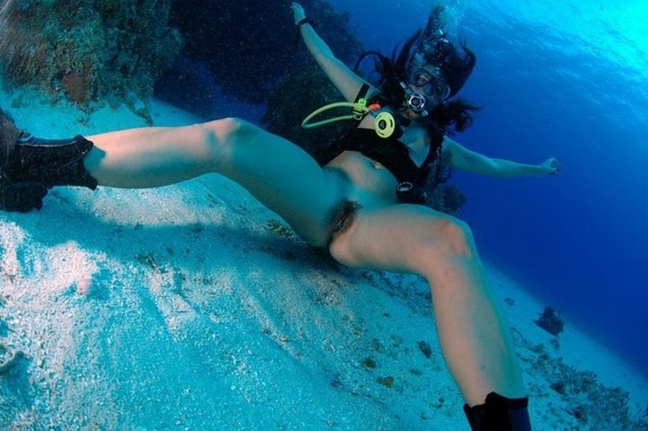 Diving nude