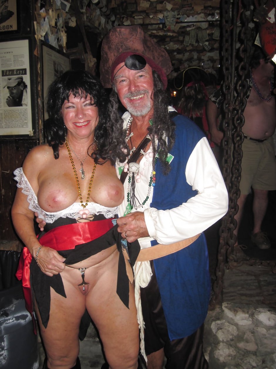 Naked old women on Ki West