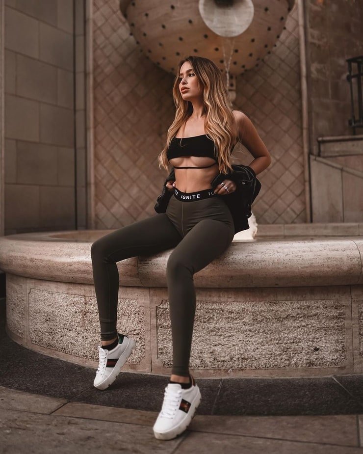 Elena Kamperi