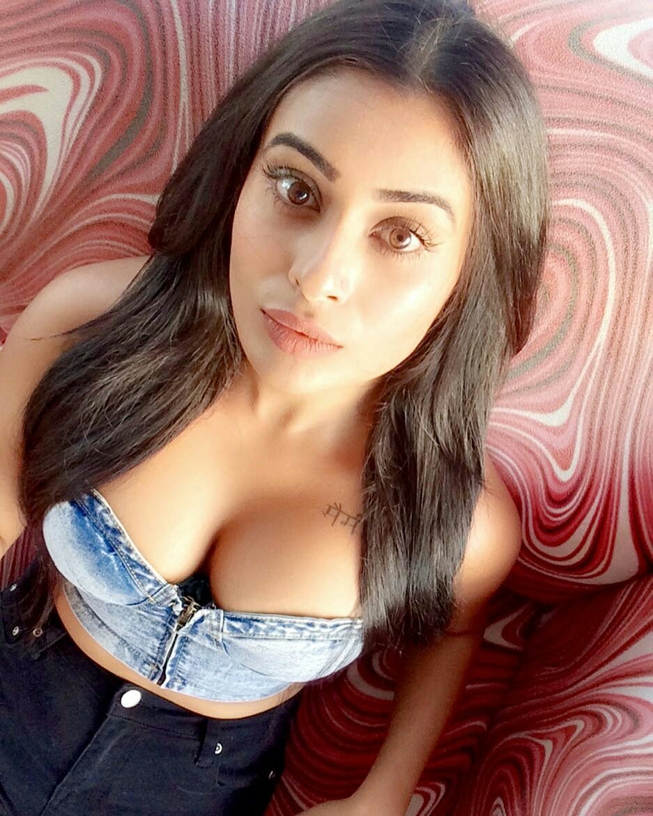 Busty Indian Girl - 29 porn photo