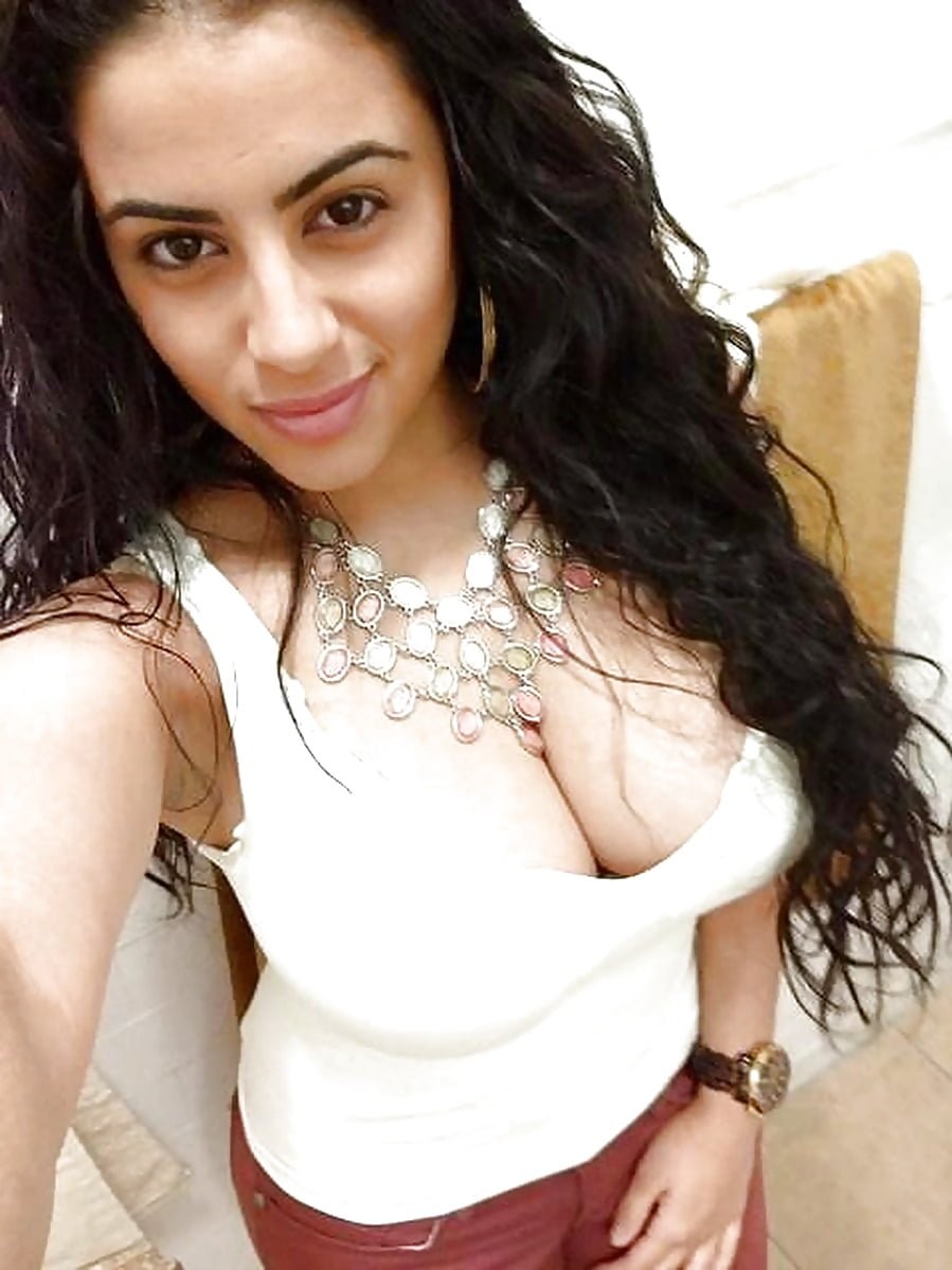 Desi Boudi Hot