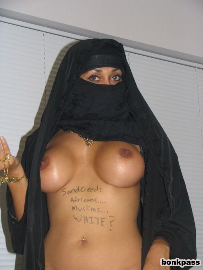 Naked Muslims in Paransge