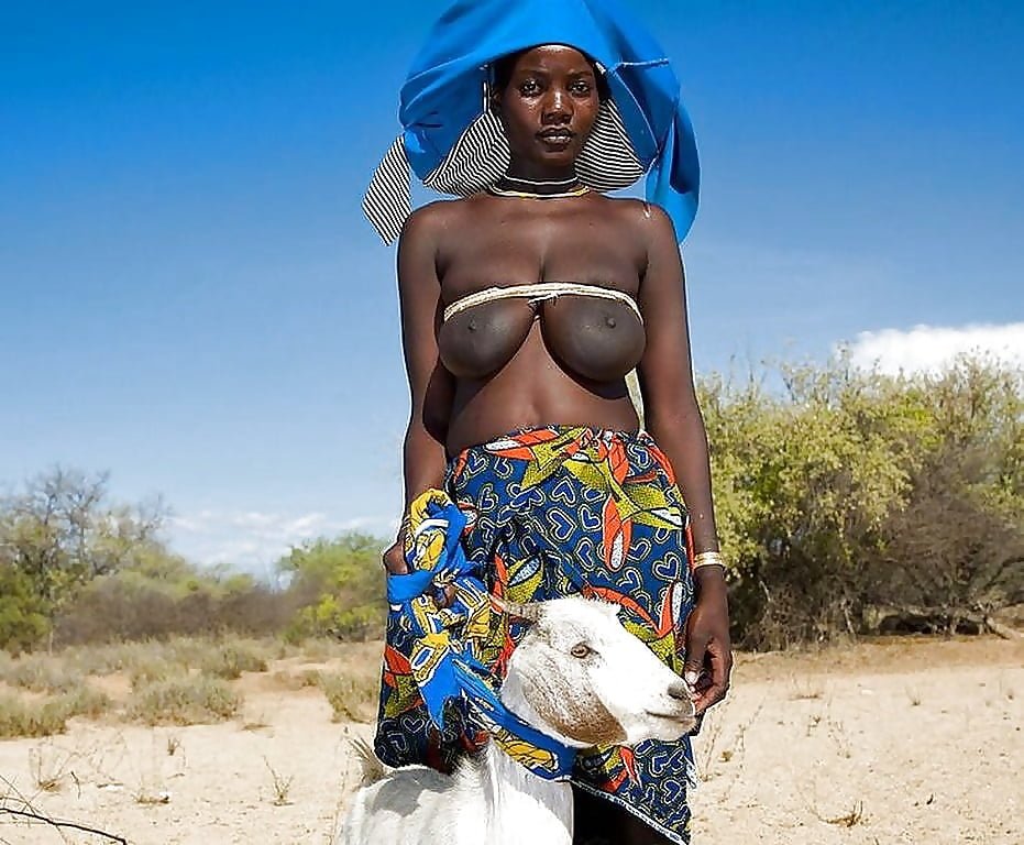 Naked bbw African in nature