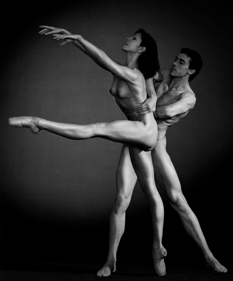 Photo shoot nude with a partner