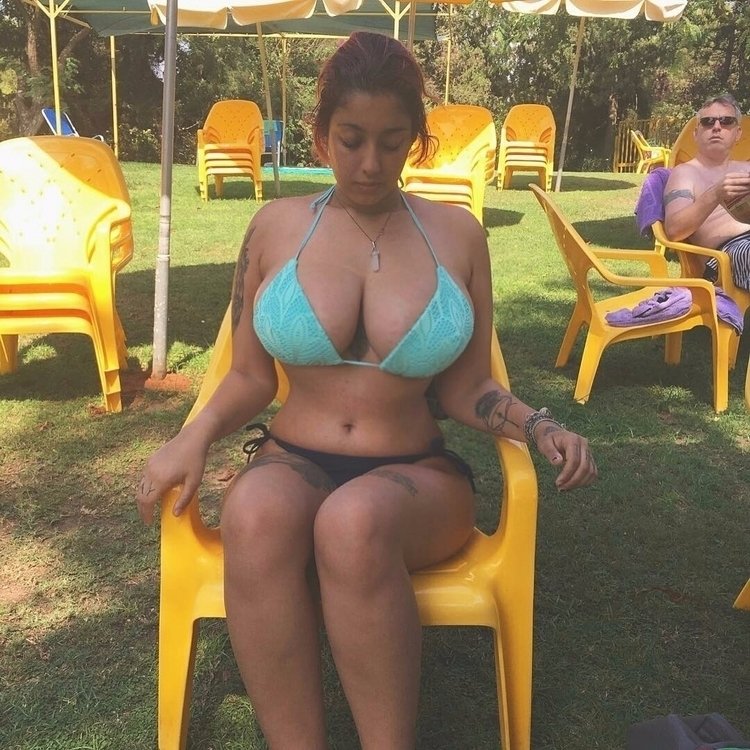 Mommy with big milking in bikini