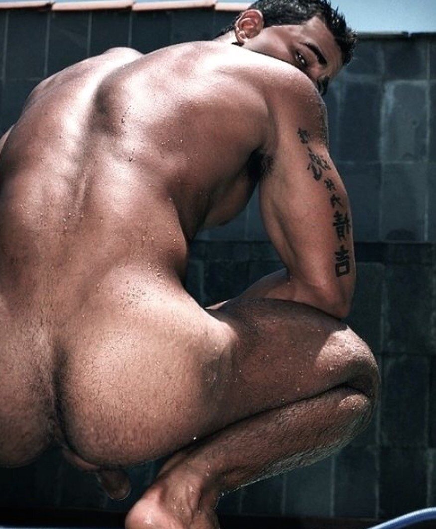 Photo naked with a pumped ass