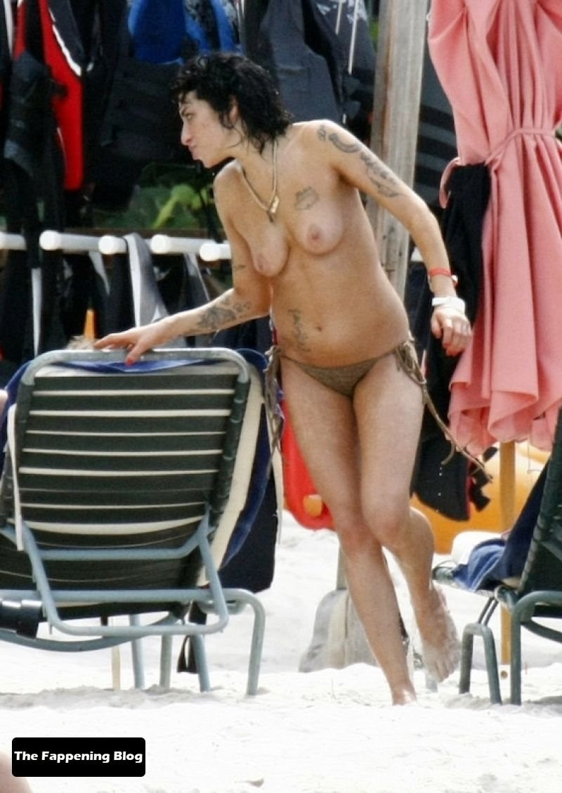 Amy Winehouse naked