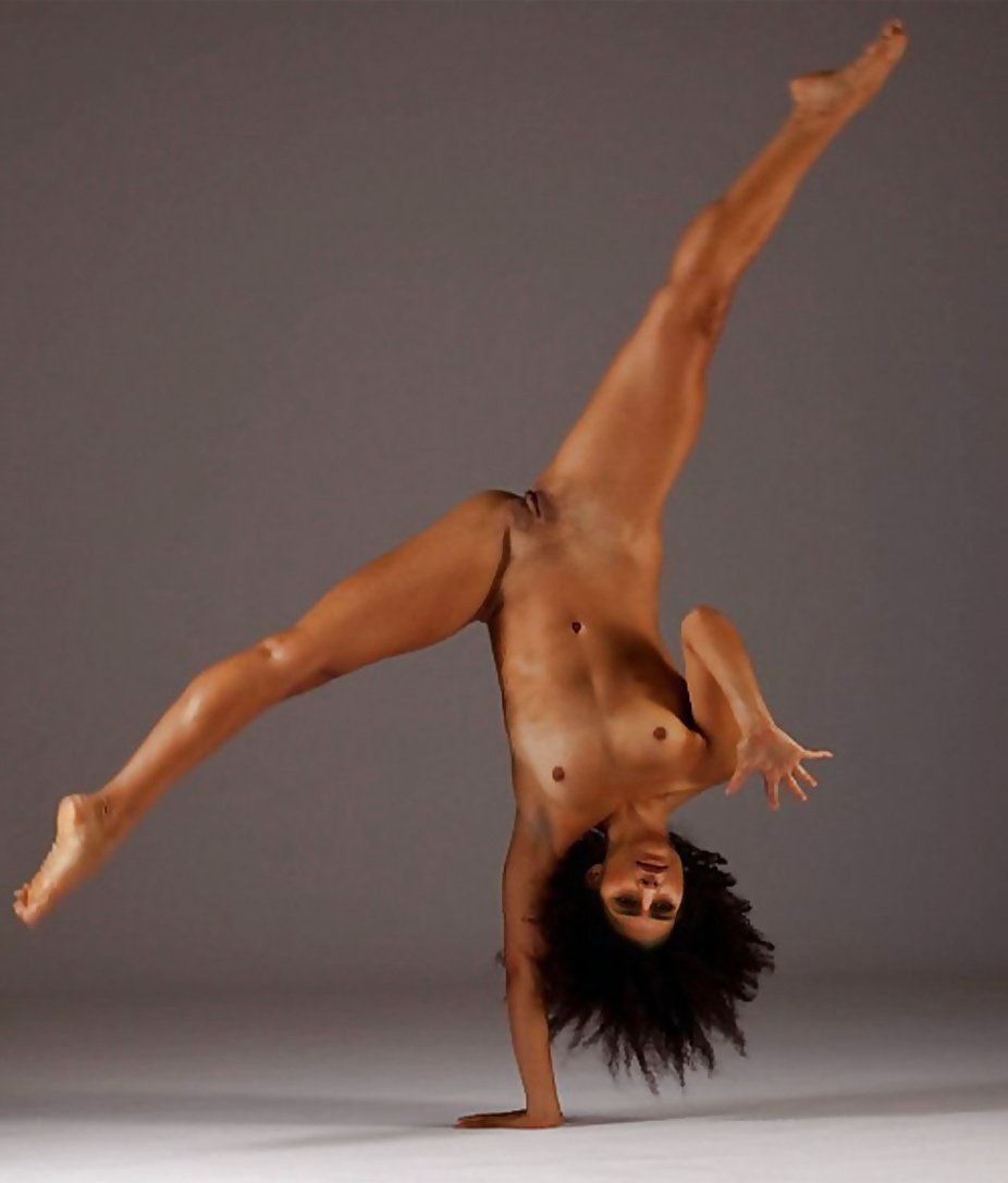 Acrobatic NAKED 51 Porn Photo