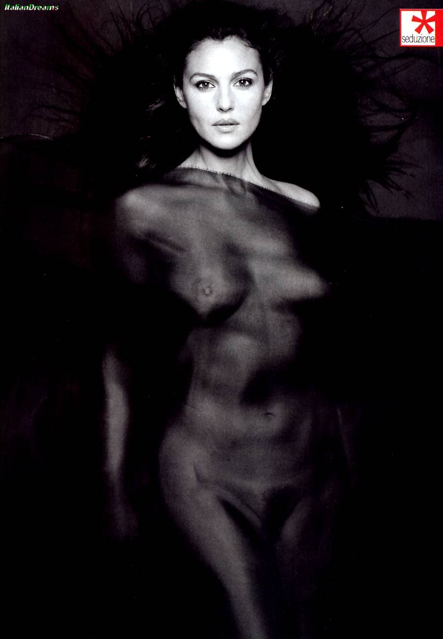 Monica Bellucci photo naked
